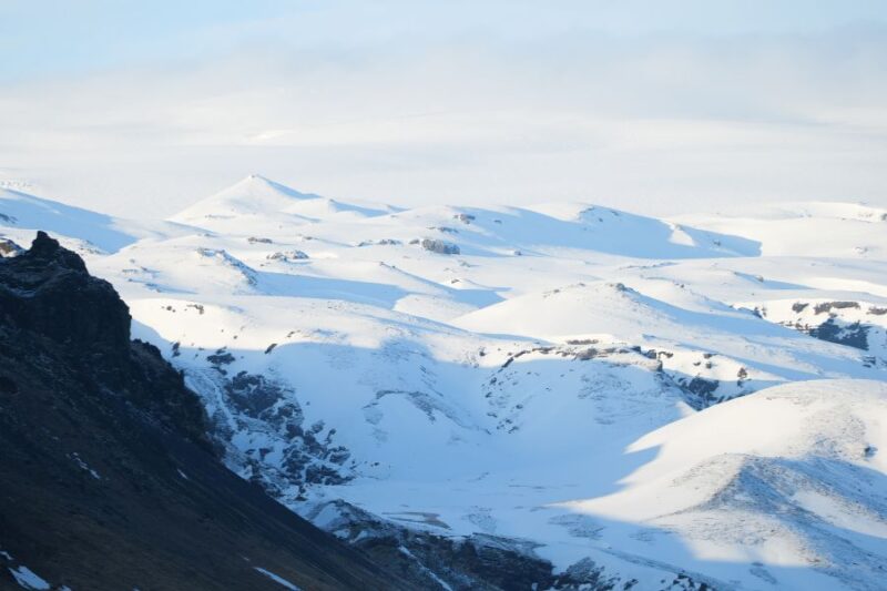 Schneemobilfahren-auf-dem-Myrdalsjokull-Gletscher-in-Island-Reisen-mit-Nordic-der-Skandinavien-Spezialist.jpg