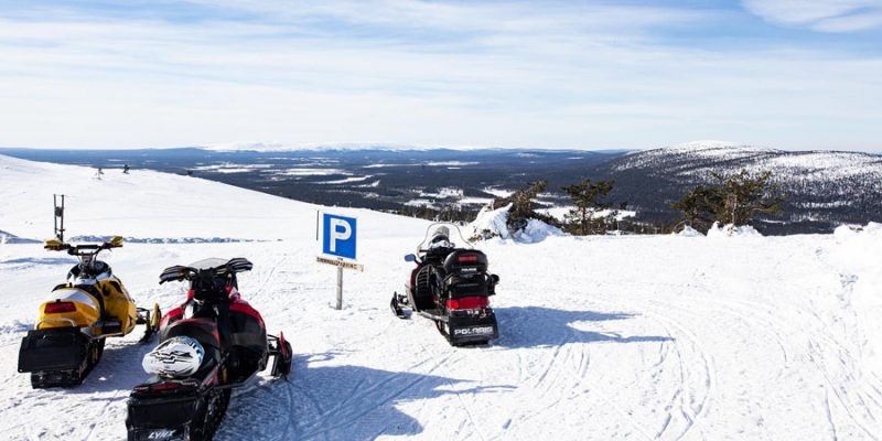 Schneemobil Tour rund um Levi in Lappland
