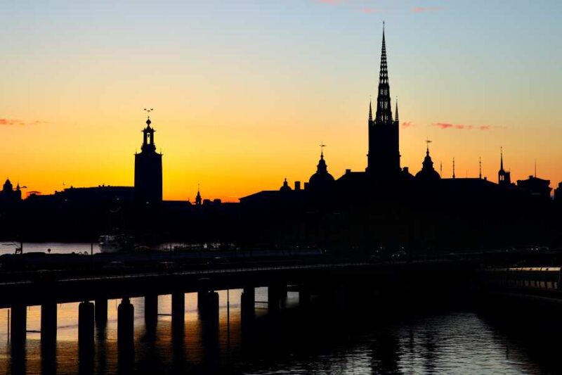 Stockholm-in-Schweden-bei-Sonnenuntergang-Reisen-mit-Nordic-der-Skandinavien-Spezialist