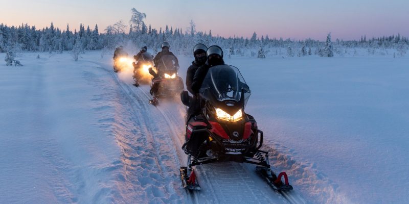 Schneemobil Fahrt in Lappland mit Nordic Henk Dujardin