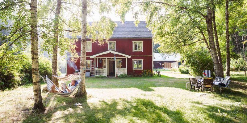 Ein-Sommeraufenthalt-in-Schweden-in-einem-Ferienhaus-fuer-Familien
