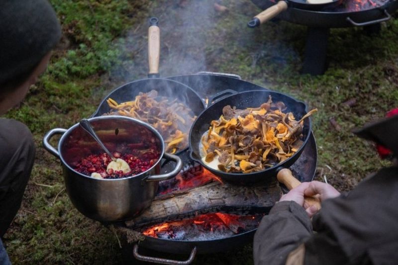 ©VisitSweden-Edible-Country-Kochen-in-der-schwedischen-Natur