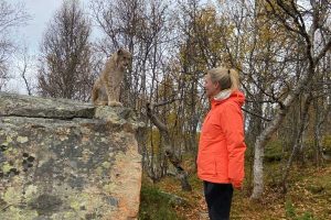 Anne-trifft-einen-Luchs-im-Langedrag-Naturpark-in-Norwegen
