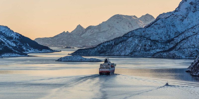 Hurtigruten-Authentische-Seereisen-mit-Nordic