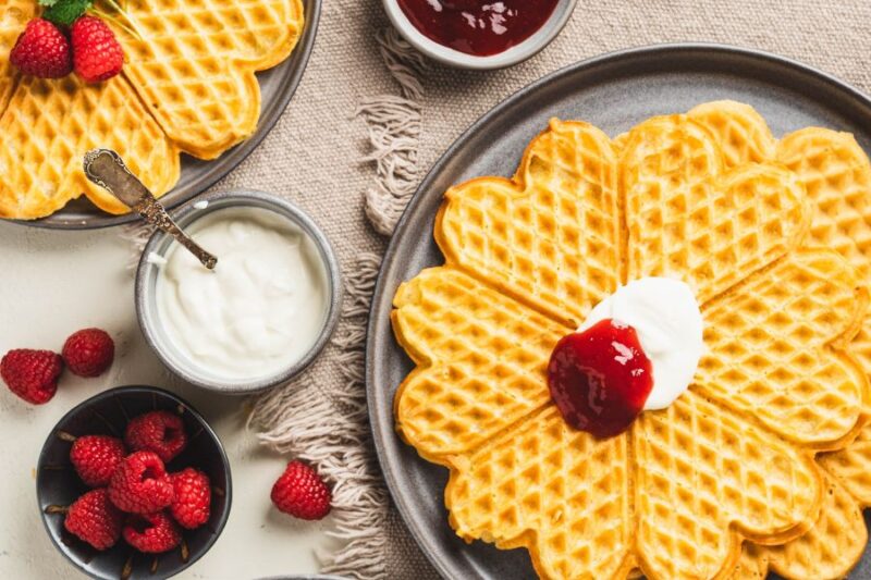 Norwegische-Waffeln-Kulinarisch-geniessen-in-Norwegen-mit-Nordic-Skandinavien-Spezialist