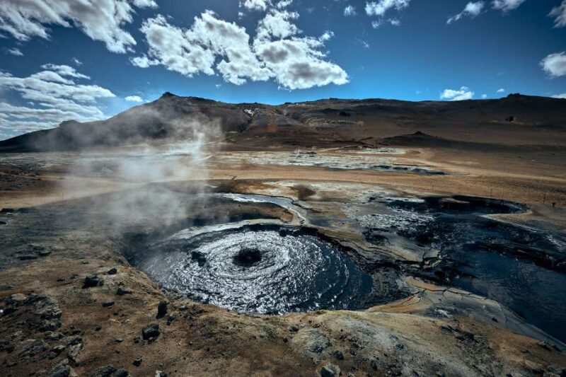 Hverir-Schwefelfeld-auf-Island-Reisen-mit-Nordic-Skandinavien-Spezialist