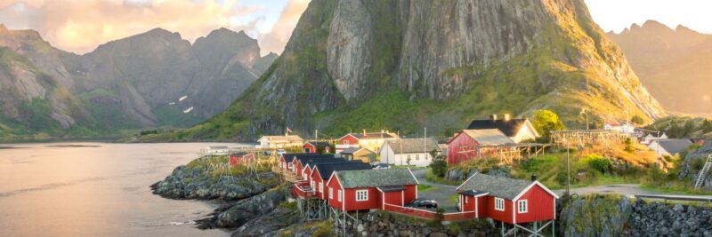 Fischerdoerfer-auf-den-Lofoten--Inseln-Reisen-nach-Nordnorwegen-mit-Nordic-der-Skandinavien-Spezialist