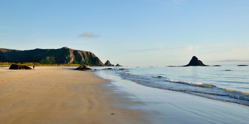 Strand-von-Bleik-auf-den-Vesteralen-Reisen-nach-Nordnorwegen-mit-Nordic-der-Skandinavien-Spezialist-®-Nasjonale-Turistveger-Steinar-Skaar