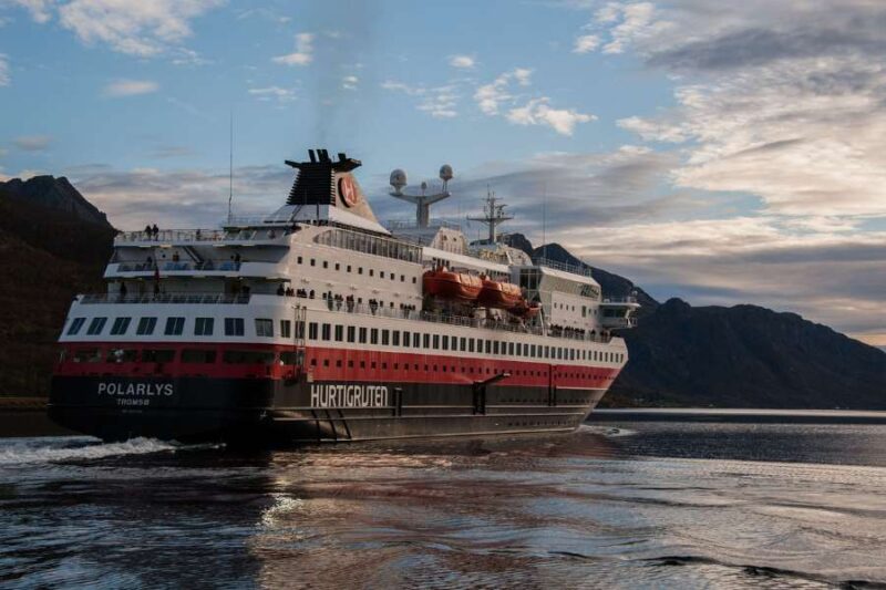 Expeditionsreisen-mit-Hurtigruten