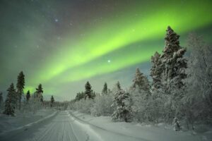 Nordlichter-im-Winter-in-Lappland-Reisen-mit-Nordic-der-Skandinavien-Spezialit