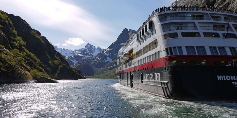 MS-Midnatsol-am-Trollfjord-Seereisen-mit-Hurtigruten-Nordic-der-Skandinavien-Spezialist©-Fleckstein-Werner-Hurtigruten-8
