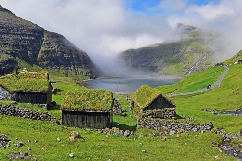 Saksun-Tal-mit-Häuschen-Reisen-mit-Nordic