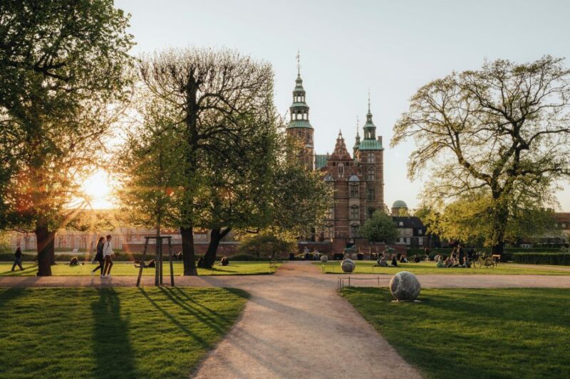 Rosenborg-Schloss-in-Kopenhagen-Reisen-nach-Dänemark-mit-Nordic-der-Skandinavien-Spezialist