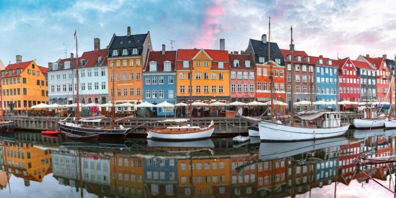 Bunte-Haeuser-Kopenhagen-Reisen-nach-Daenemark-mit-Nordic-der-Skandinavien-Spezialist