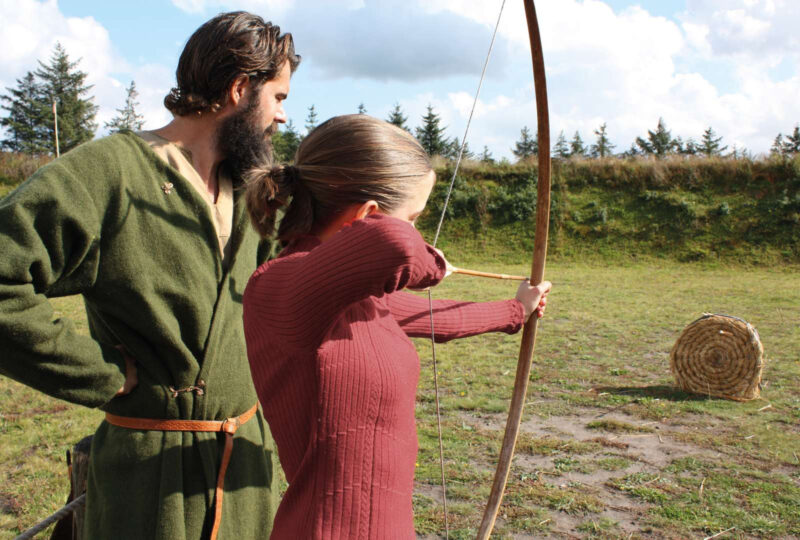 Wikinger-Bogenschiessen-Viking-Center-Reisen-nach-Daenemark-mit-Nordic-der-Skandinavien-Spezialist