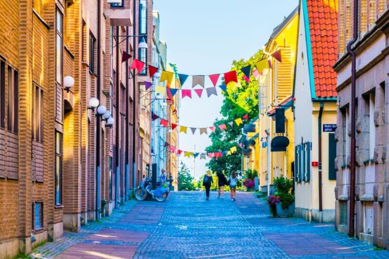 Blick-auf-eine-Strasse-in-Goteborg-in-Westschweden-Reisen-mit-Nordic-der-Skandinavien-Spezialist