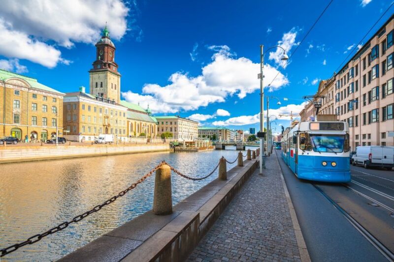 Tram-in-Goteborg-in-Westschweden-Reisen-mit-Nordic-der-Skandinavien-Spezialist